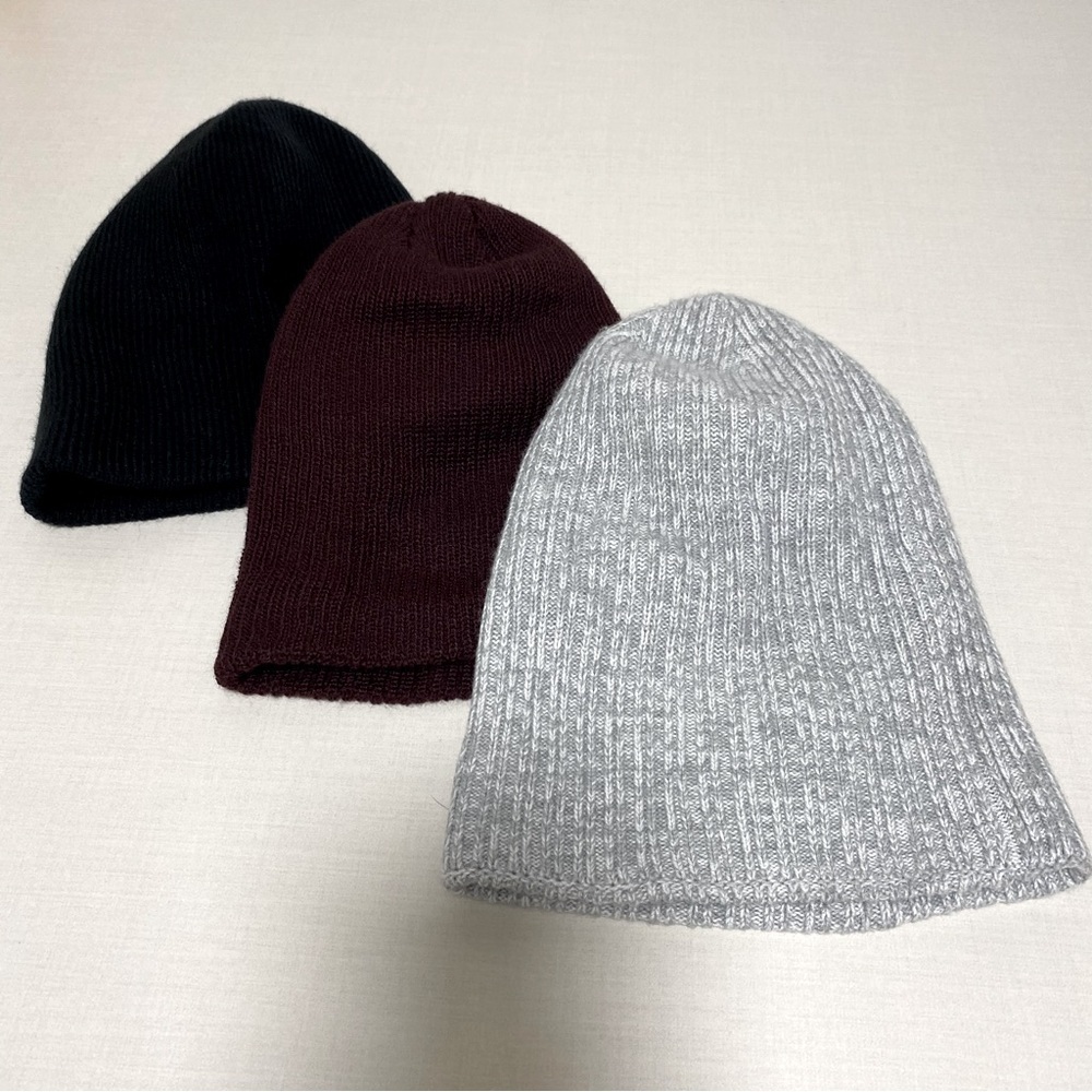 Aritizia - Smart Wool - Toques (3) Gray Black Bergundy